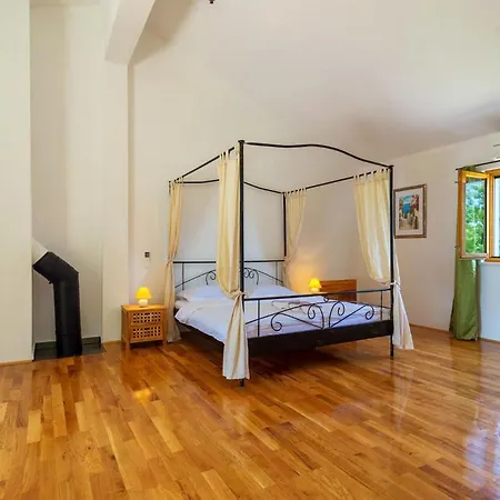 Holiday home Paradiso