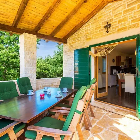 Holiday home Paradiso